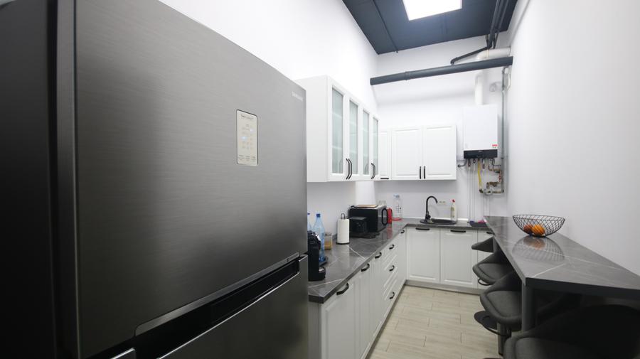 Spatiu cu destinatie Birouri,178,3 mp,2 grupuri sanitare,bucatarie - 17