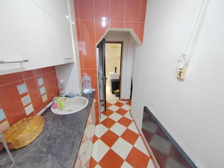 Titan Metrou 1 Decembrie - 8