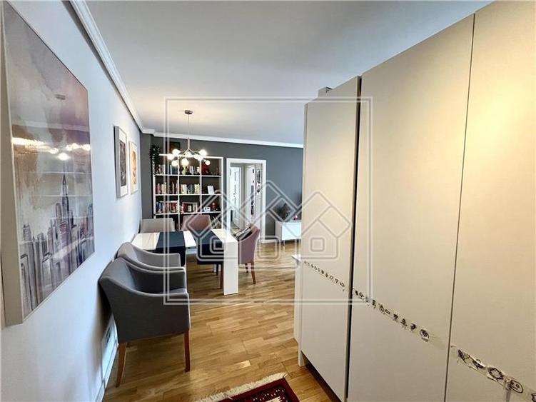 Apartament 3 cam. - 76 mp, balcon, parcare - Ansamblul Cibinium - 10