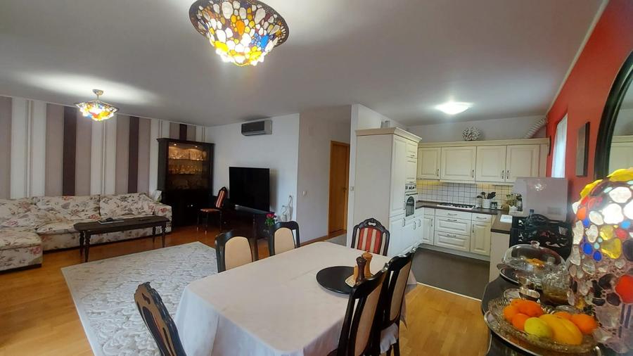 Vanzare apartament cu 3 camere 90 mp utili, în Residenz, Cartierul German! - 2