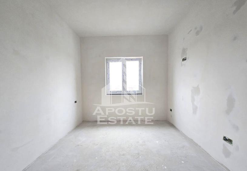 Jumatate de duplex, Parter + Etaj, 5 camere si 2 bai, Sag - 10