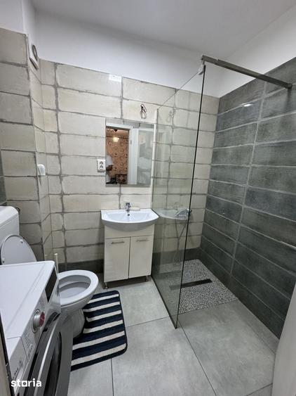 Apartament cu 2 camere în Apărătorii Patriei