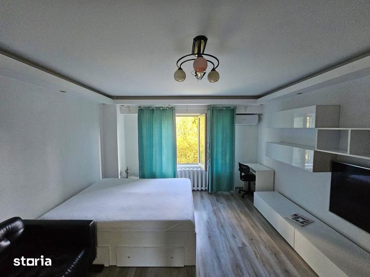 Garsoniera spa?ioasa cu balcon ?i mobilier complet - 5