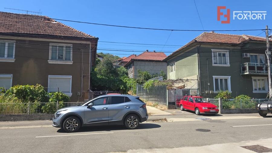 Casă individuală cu 6 camere cu Canalizare în Orșova
