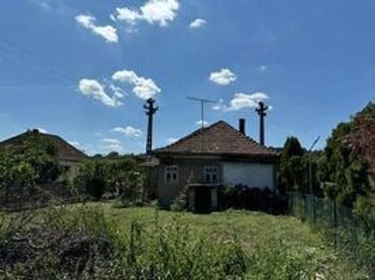 casa locuibila de vanzare - 2