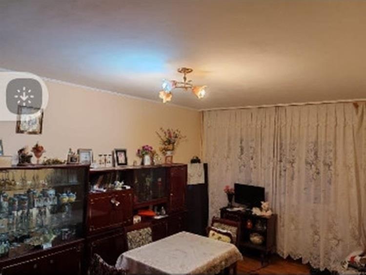 Apartament 3 camere decomandat etaj intermediar intrare Racadau - 1