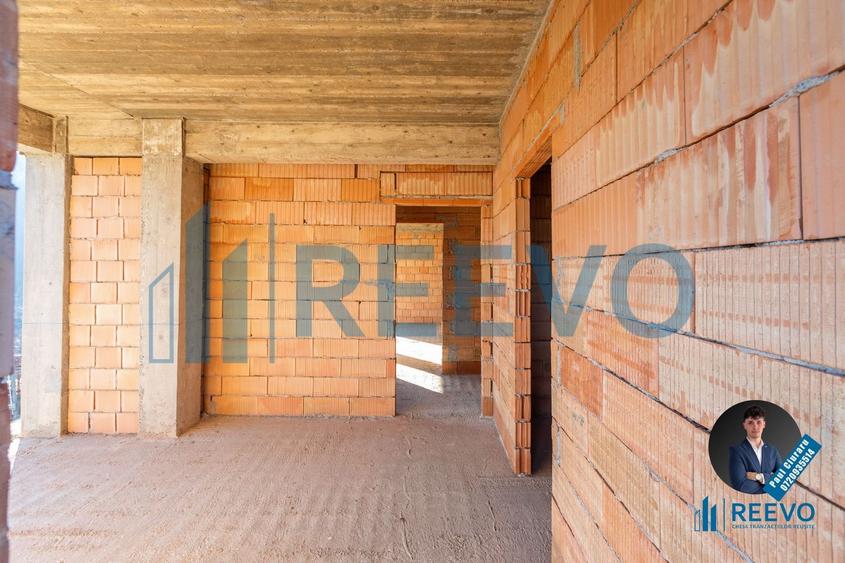 Pensiune/Vilă la roșu P+E+M în Sărata - 10