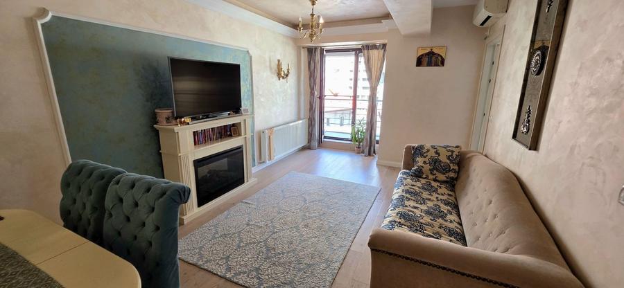 Apartament cu 3 camere semidecomandat, mobilat în Națiunile Unite