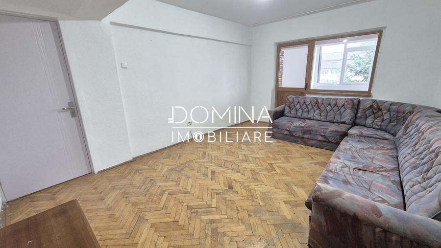 Vanzare apartament 3 camere, Bd. Ecaterina Teodoroiu - zona Casei de Cultura - 1