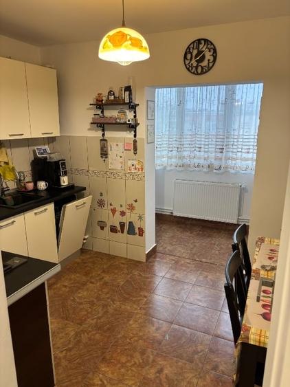 3 Camere, 70mp total, Et. 4/4 cu Acoperis, fără vecini deasupra, Izolat, An 1987 - 4