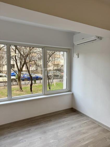 2 camere renovat la 5 minute de Metrou Stefan cel Mare - 2