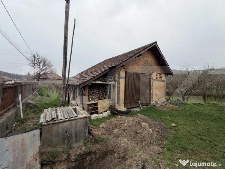 Casa cu 2 camere ?i un teren de 1000 mp - 6