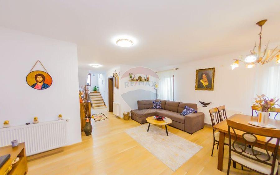 CASA = ACASA in Tautii Magheraus - 4