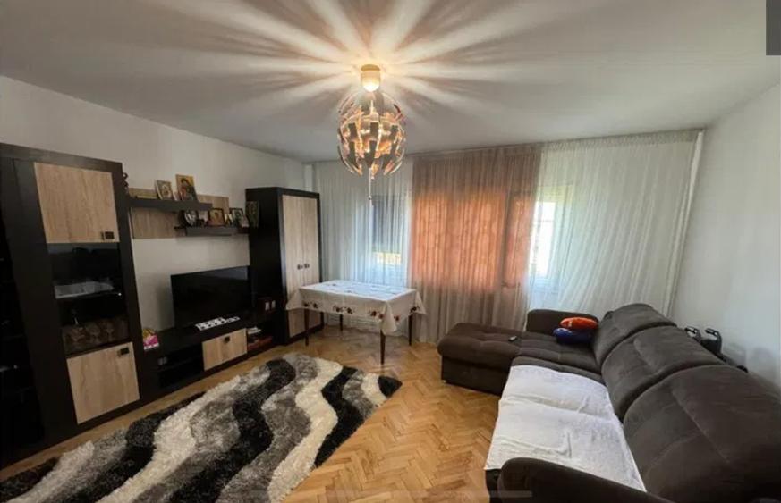 Apartament trei camere - 77mp- Liceul Pedagogic - 1