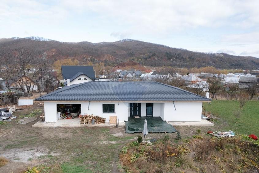 Casă / Vilă cu 5 camere de vânzare - 4