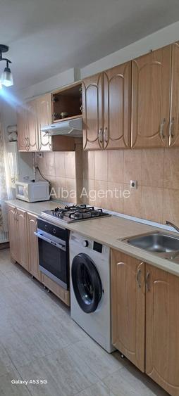 Garsoniera zona  Cetate , etaj.1