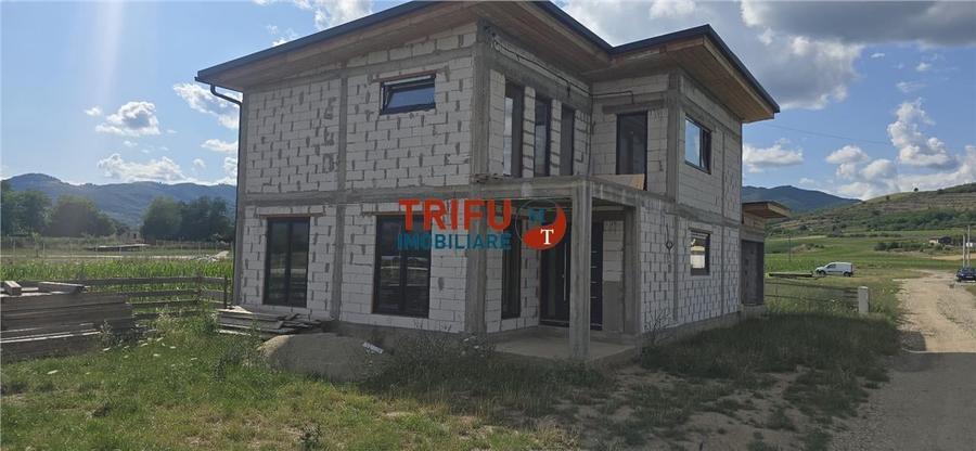Casă nouă în Ighiu cu 5 camere și garaj - 1