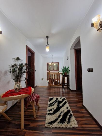 Complex Turistic - 900 mp utili -  teren 3000 mp - Piscina - zona turistica - 24