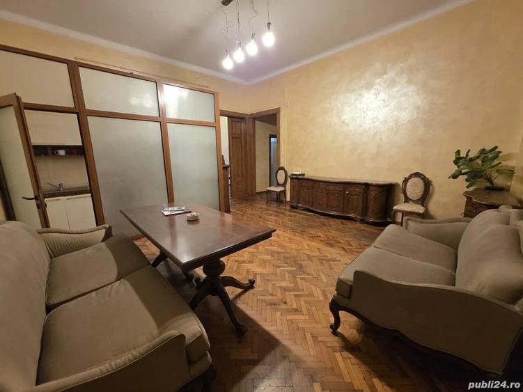 Apartament cu 3 camere semidecomandat în Ultracentral