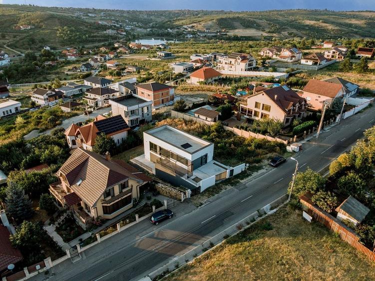 Casă individuală cu 4 camere cu Canalizare în Dealuri Oradea