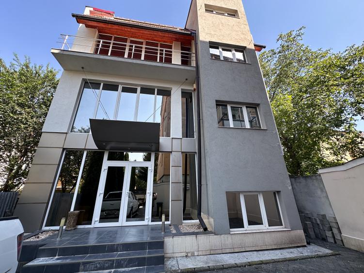 Cladire Birouri Brasov Cartierul Florilor - 1