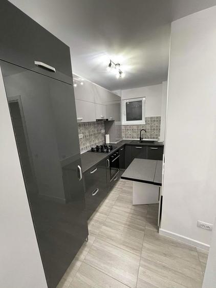 Inchiriez apartament P-uri centru, faleza, elice, nespalata - 2