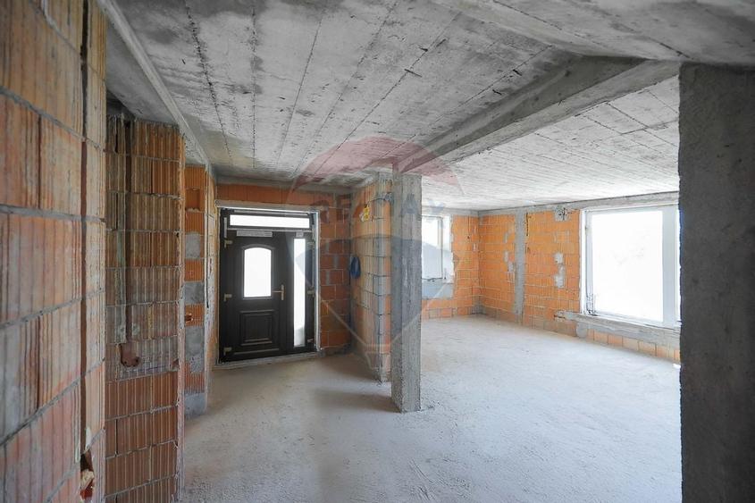 De vânzare casă cu un proiect deosebit, la roșu , Str. Gheorghe Doja - 8