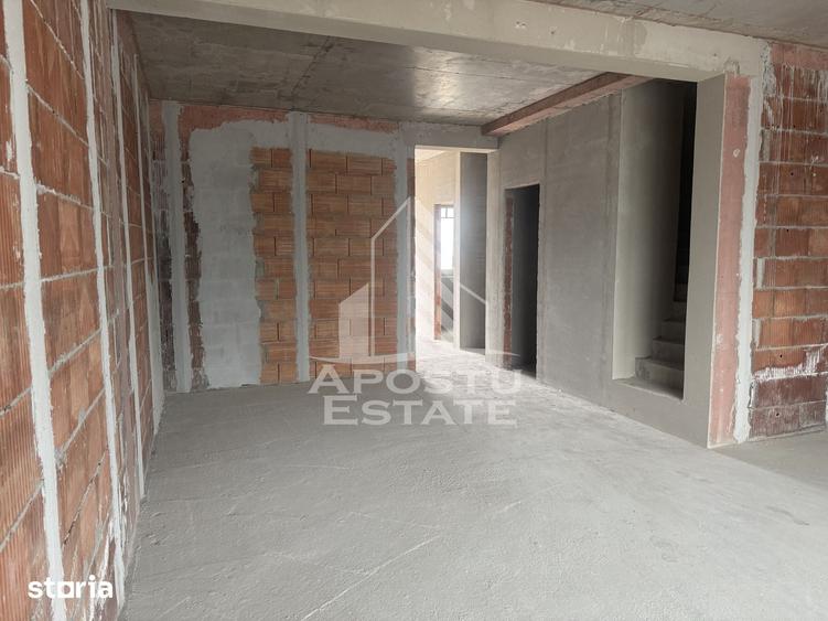 Casă cu 4 camere cu Teren 250 Mp în Fabric