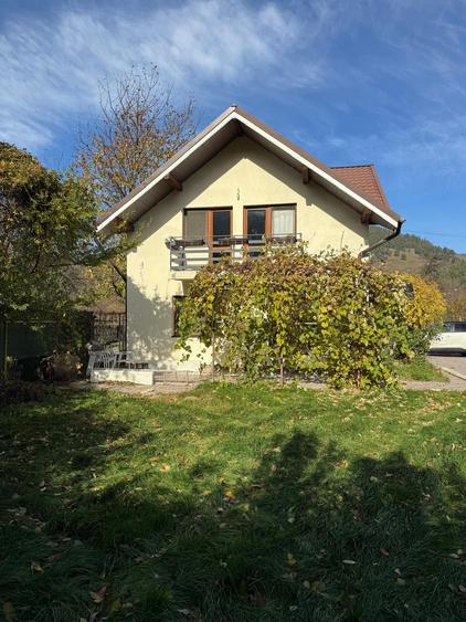 Casă individuală cu 3 camere cu Garaj în Pângărați