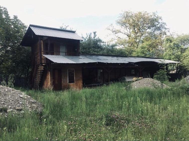 Casa si Teren 3500mp Tarcau - 1