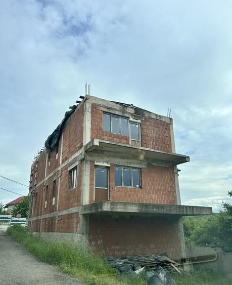 Teren intravilan 1.000mp cu constructie la Rosu Baciu - 1