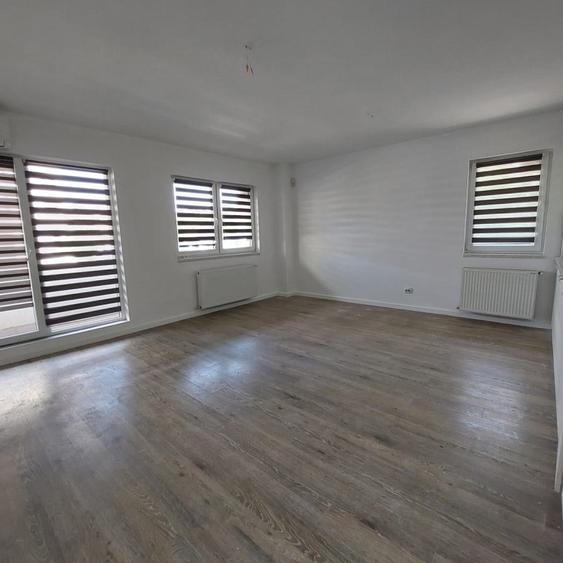 Apartament 3 camere, 70 mp, parcare exteriora, zona Metro! - 1