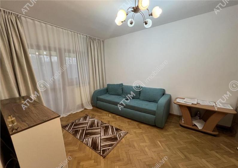 Apartament de 2 camere cu balcon si pivnita zona Vasile Aron - 3