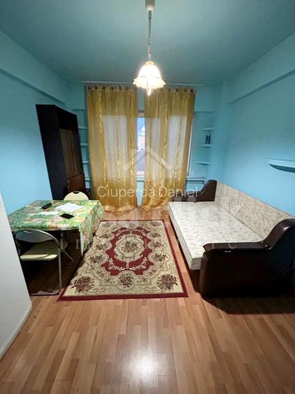 Garsonieră de închiriat în Zona Port – etaj 3, mobilată și utilată