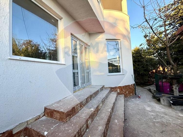 Casa de vanzare in Eforie Nord teren proprietate 300 mp - 11