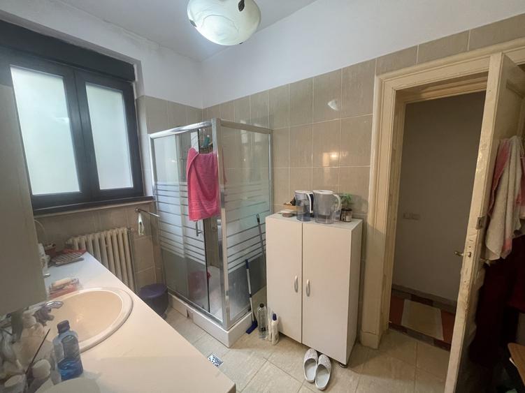 Apartament cu 2 camere decomandat, mobilat în Capitale