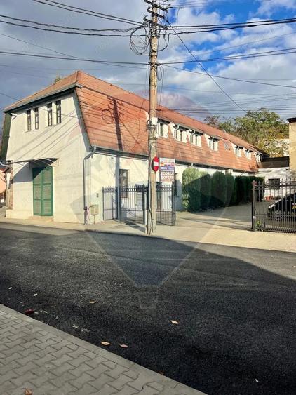 Apartament in zona Centrala, et.1, curte privata. - 9