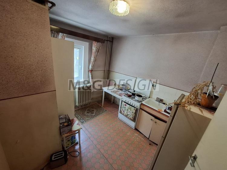 Complexul Studentesc, 2 camere cu balcon,parter - 4
