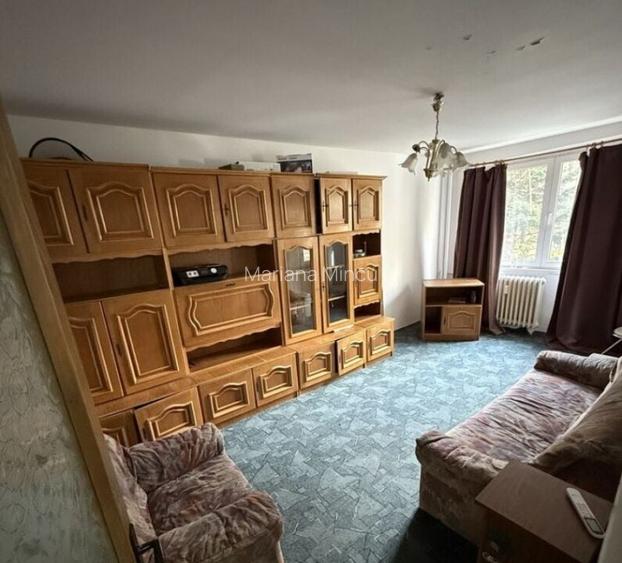 Basarabia - Chisinau  vanzare ap. 3 camere dec