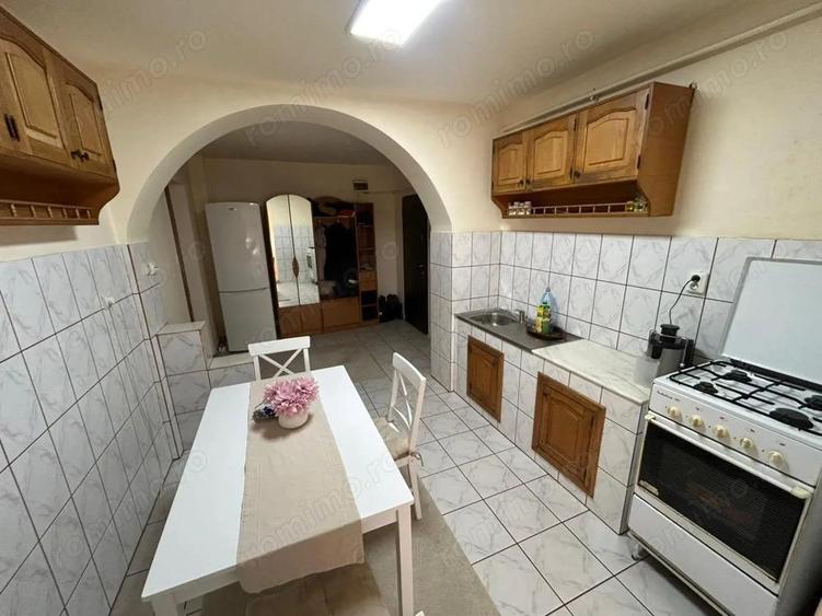 Apartament 2 camere, decomandat - zona Ampoi 3 - 2