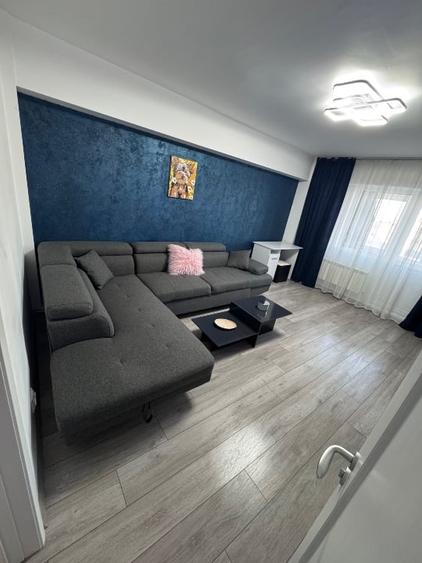 Apartament cu 2 camere decomandat, mobilat în Central
