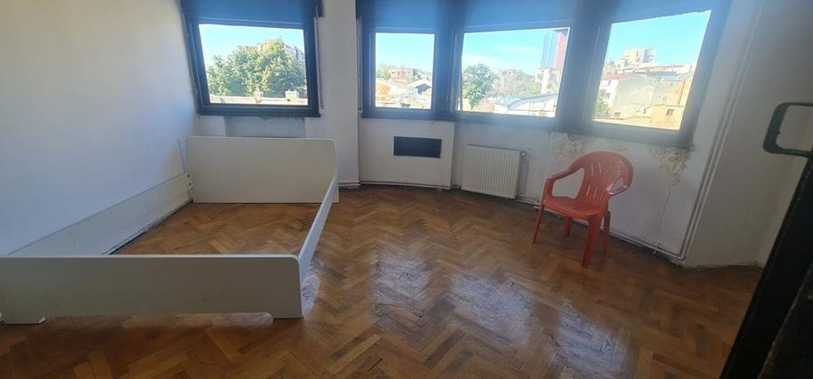 Cartierul Armenesc ultracentral apartament 4 camere - 12