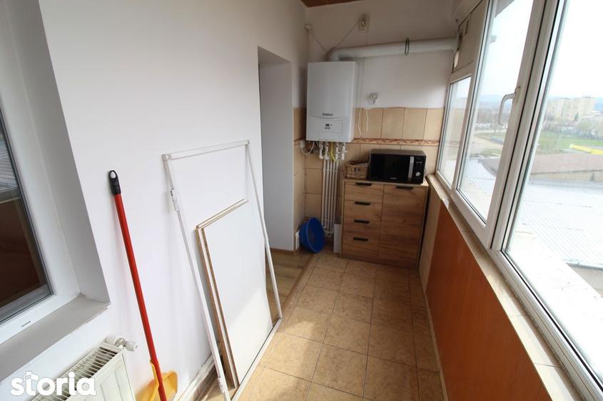 Inchiriez apartament 2 camere in Hunedoara, Stadion-Bd.M. Viteazu,et.6 - 3