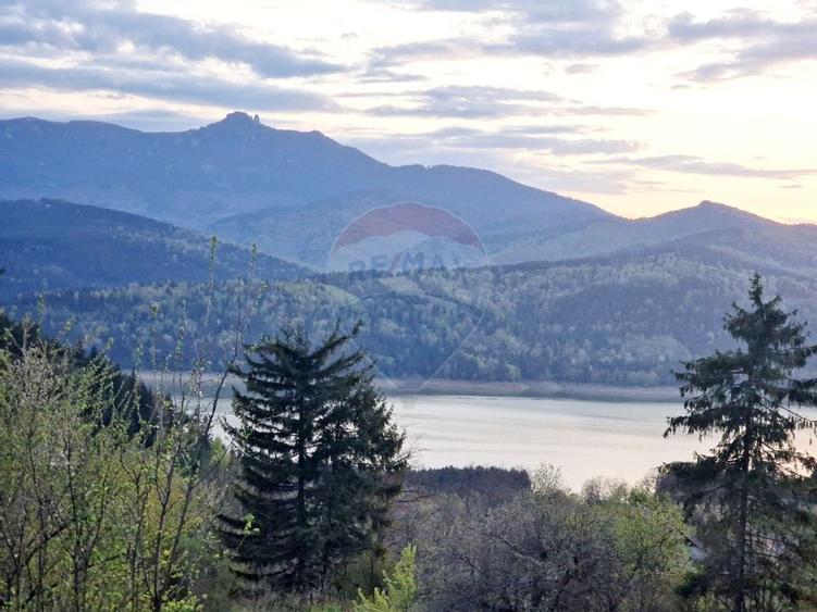 Teren cu vedere la Muntele Ceahlau - 1