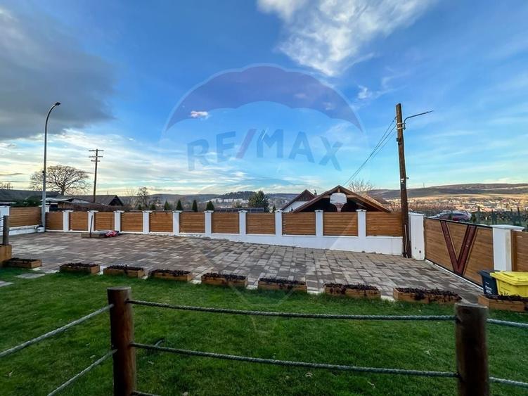 Casa / Vila cu 6 camere de vanzare in zona Periferie - 30