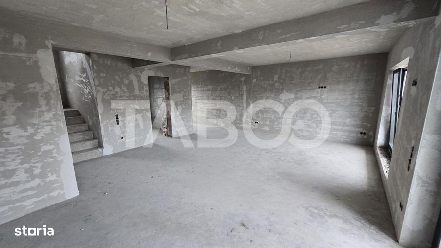 Duplex de vanzare 450mp teren liber 4 camere 2 bai 2 parcari Selimbar - 6