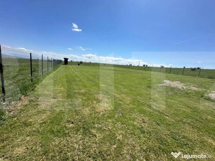 Teren intravilan imprejmuit intr-o zona panoramica - 4