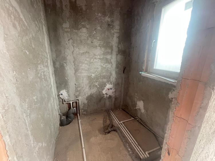 Complex nou 4 case P+1+M.5 cam.Util 175mp.Teren 253mp - 14