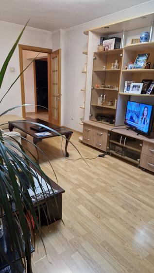 Aviatiei, Pipera, bloc deosebit 1986, etaj 1/4, langa metrou  Aurel Vlaicu - 1