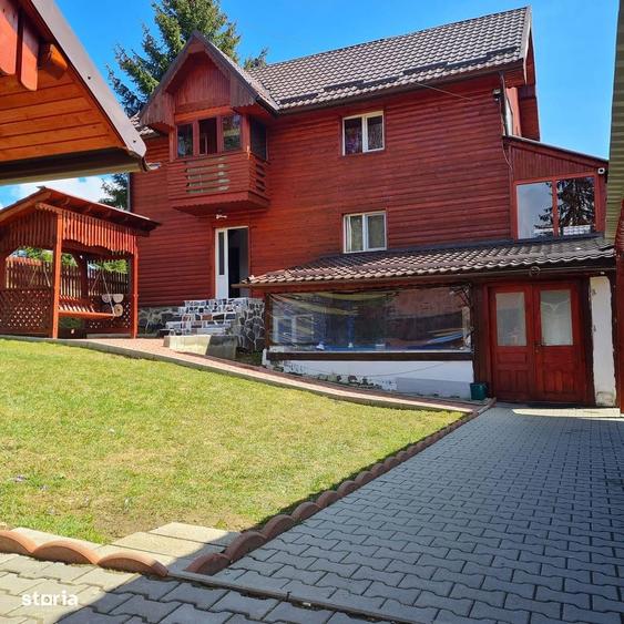 Complex de doua cabane de vanzare - 9